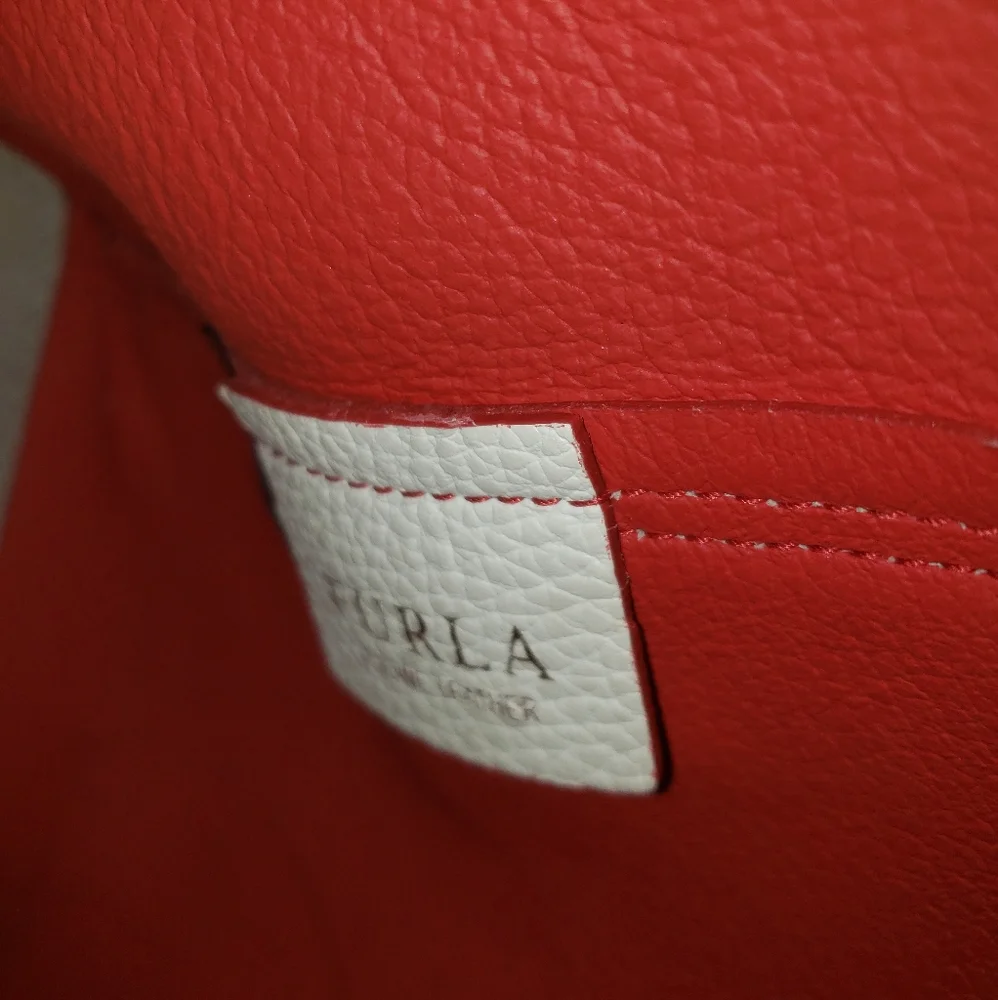Furla White Leather Shoulder Bag with Red Interior